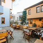 Patio 3*