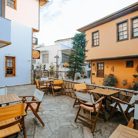 Patio 3*