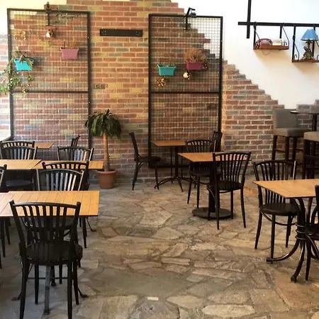 Patio 3*