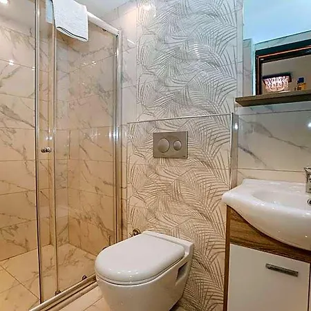 Patio Hotel 3*