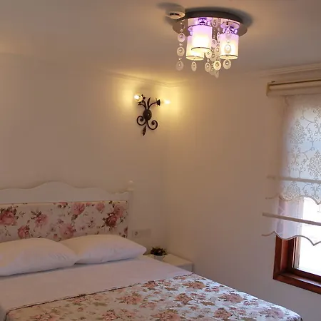 Patio 3* אנטליה