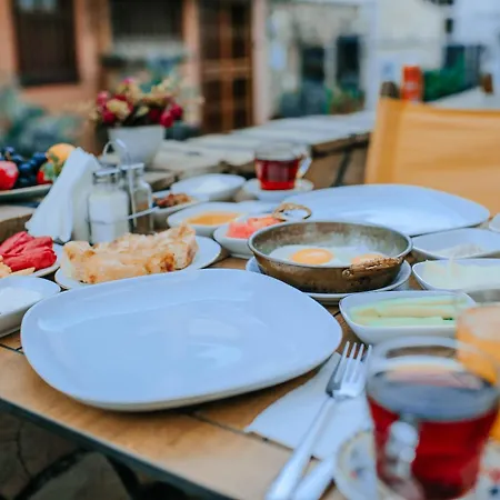 Patio 3* אנטליה